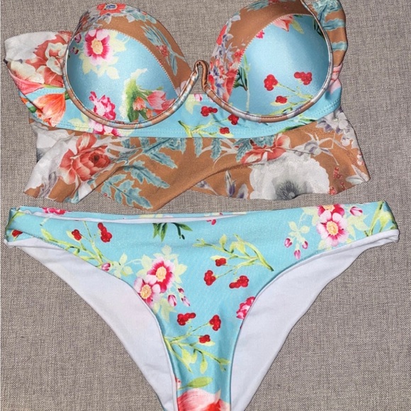 Floral two piece swim suit - Picture 3 of 3